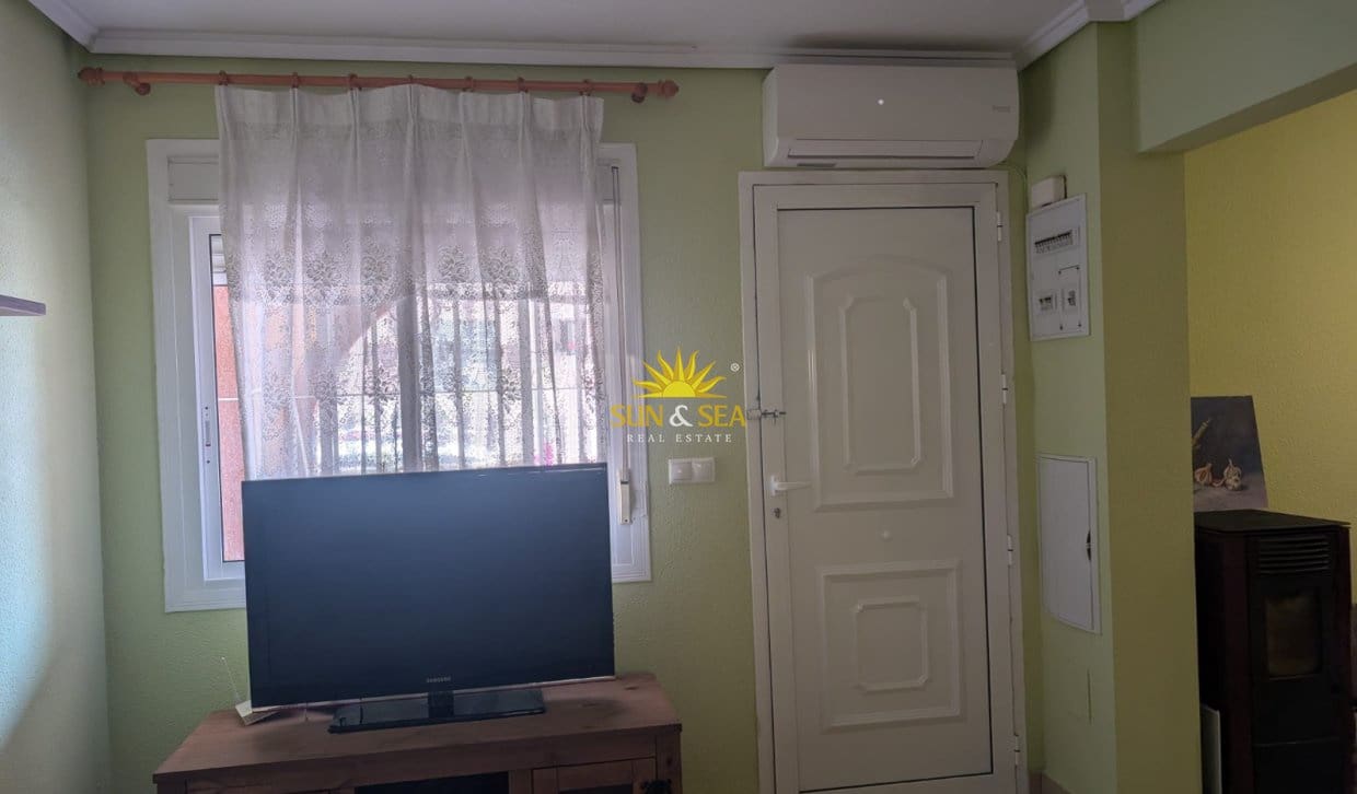 3 quarto Apartamento para arrendar em Gran Alacant com piscina - 950 € (Ref: 10054445)