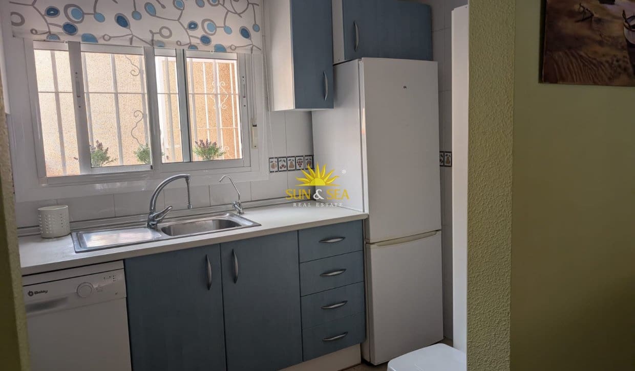 3 quarto Apartamento para arrendar em Gran Alacant com piscina - 950 € (Ref: 10054445)
