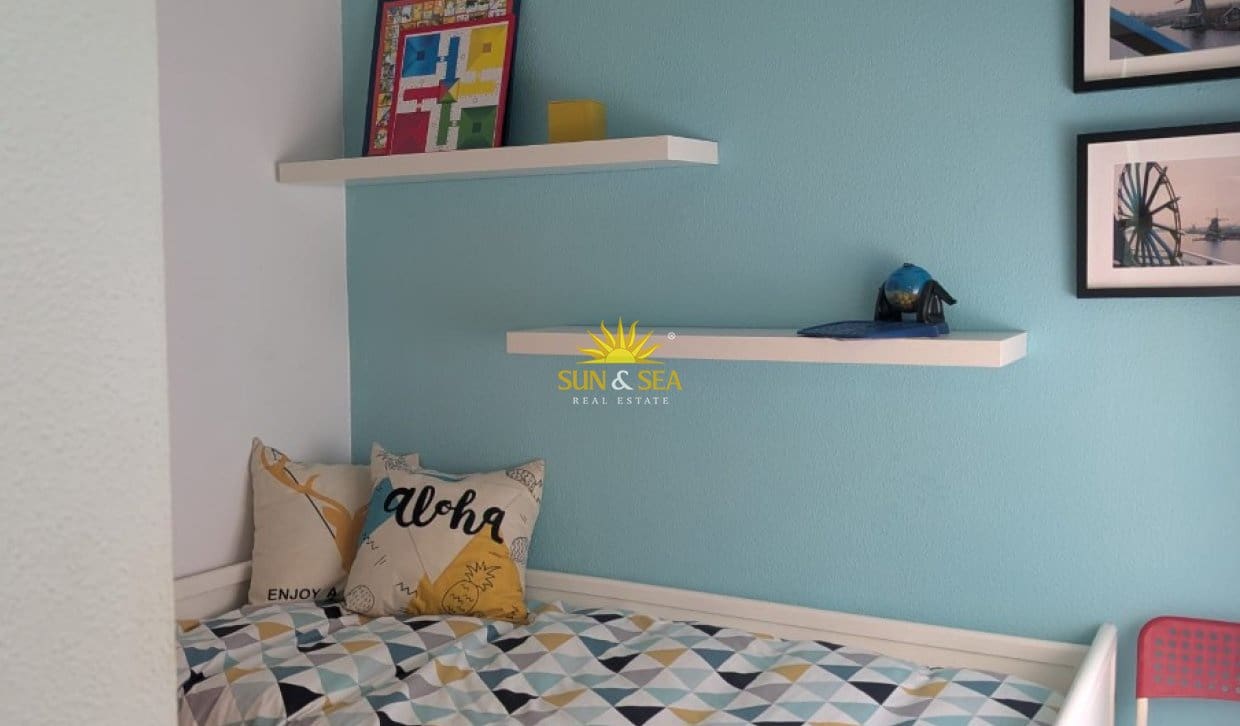 3 quarto Apartamento para arrendar em Gran Alacant com piscina - 950 € (Ref: 10054445)
