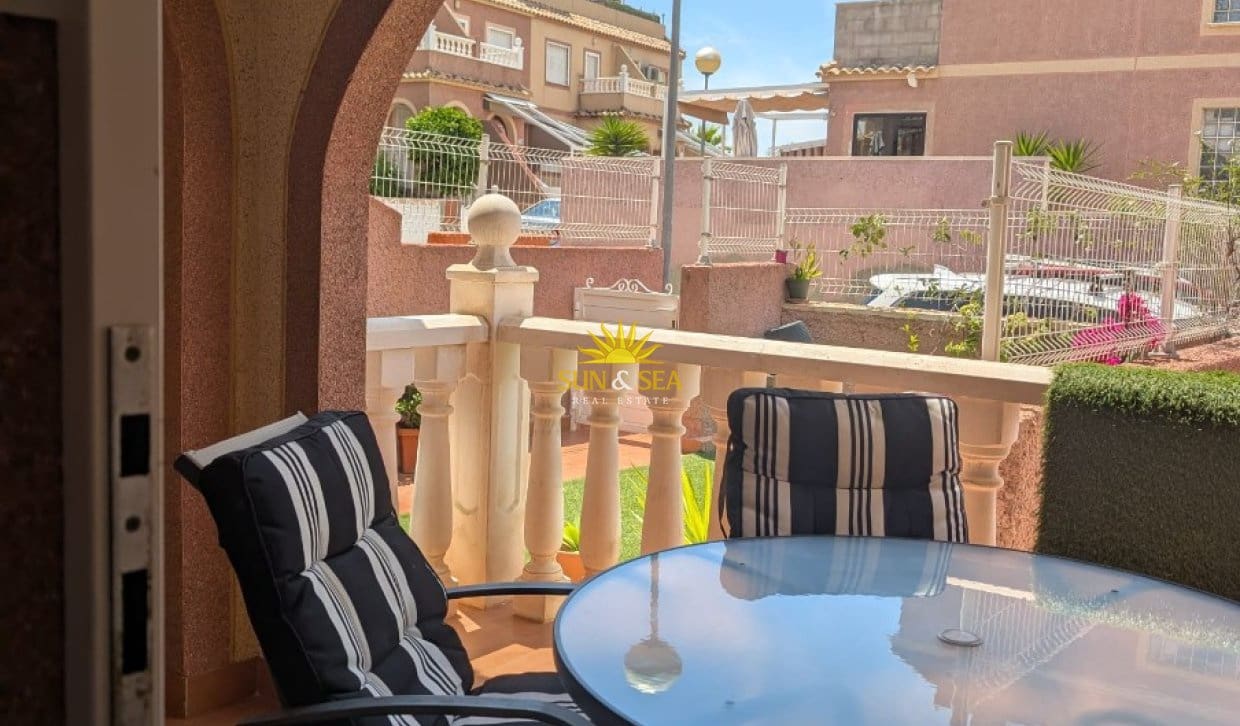 3 quarto Apartamento para arrendar em Gran Alacant com piscina - 950 € (Ref: 10054445)
