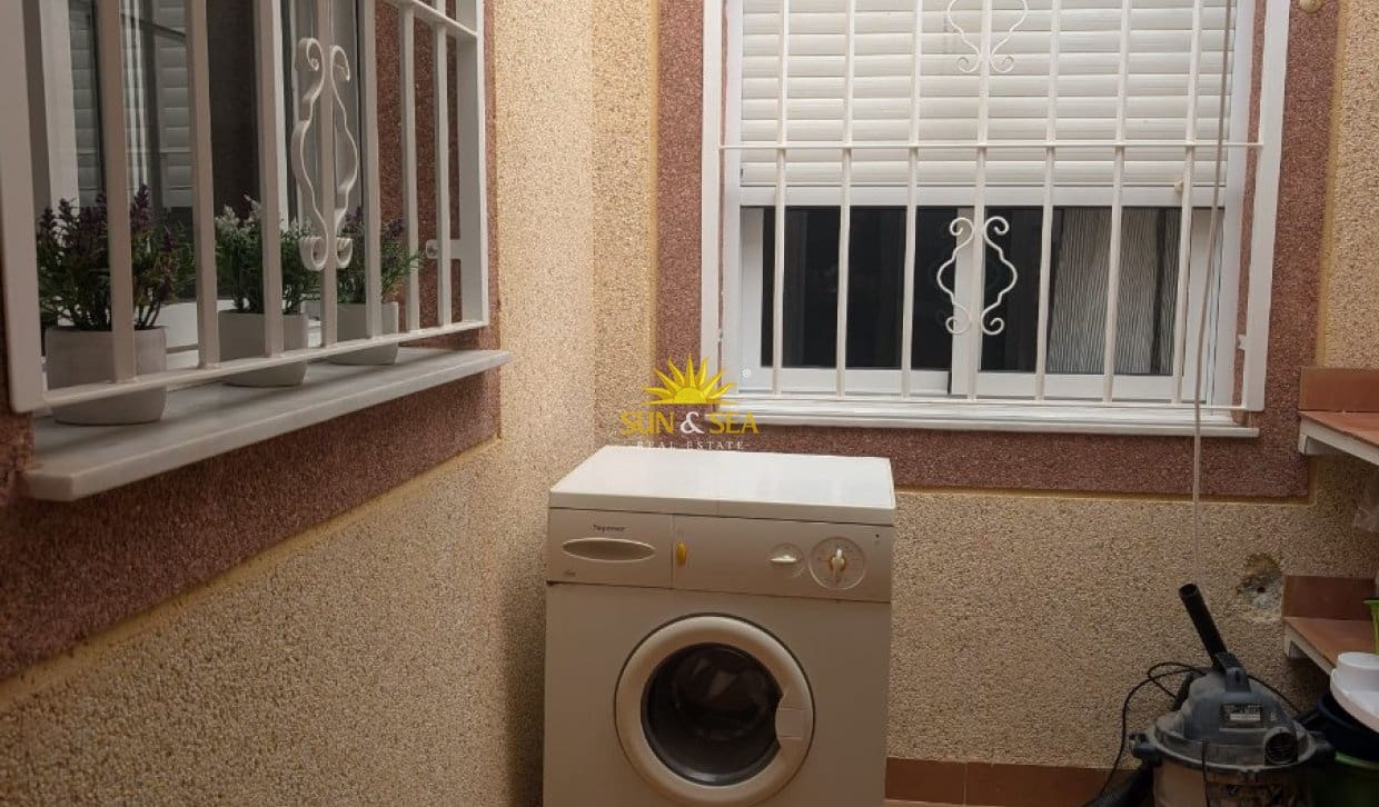 3 quarto Apartamento para arrendar em Gran Alacant com piscina - 950 € (Ref: 10054445)