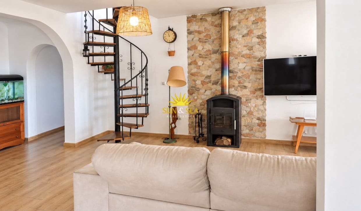 3 soverom Villa til leie i Villamartin med svømmebasseng - € 1 600 (Ref: 10055738)