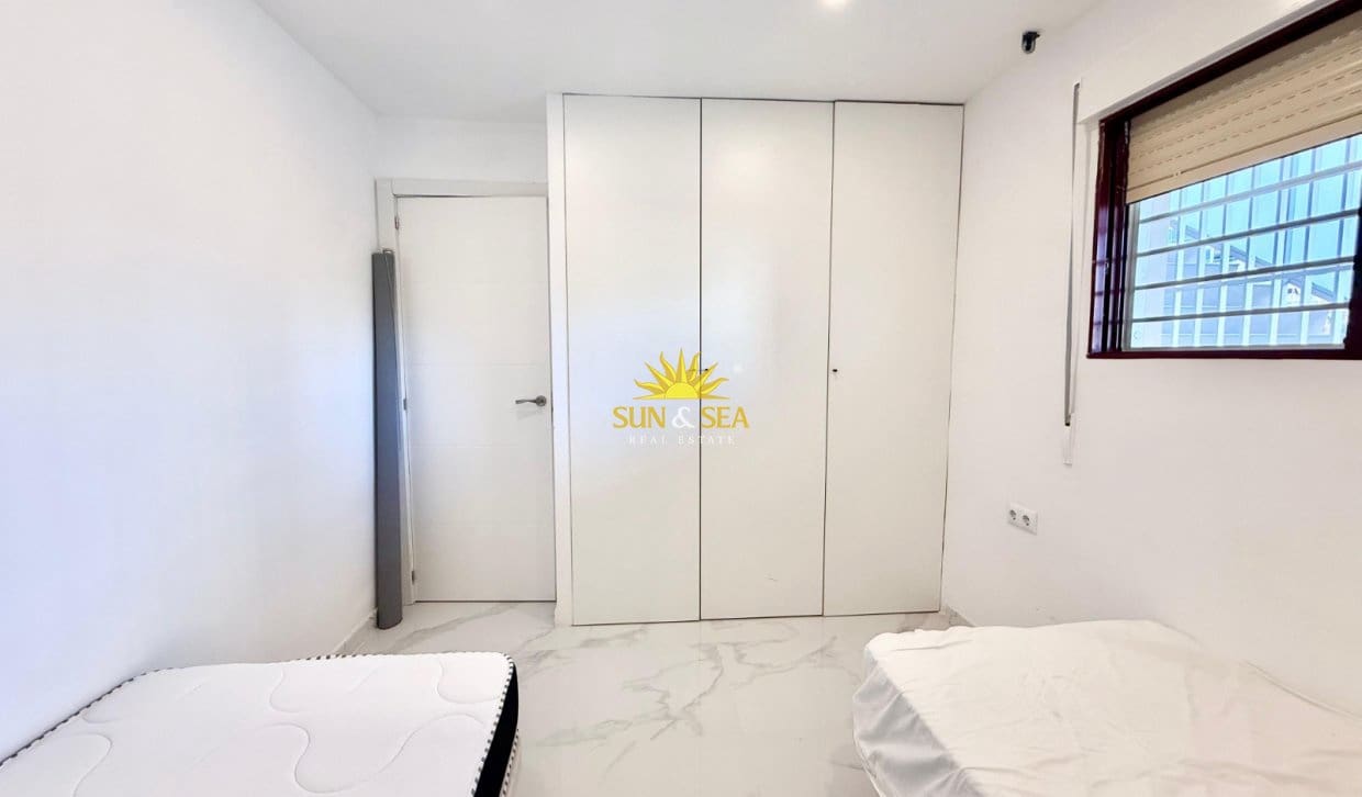 Apartamento de 3 habitaciones en Cabo de las Huertas en alquiler vacacional con piscina garaje - 1.600 € (Ref: 10055741)