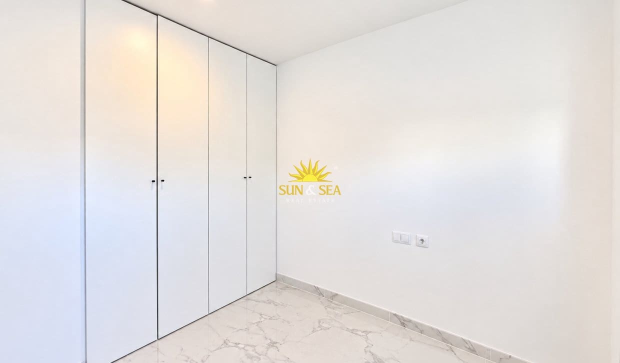 Apartamento de 3 habitaciones en Cabo de las Huertas en alquiler vacacional con piscina garaje - 1.600 € (Ref: 10055741)