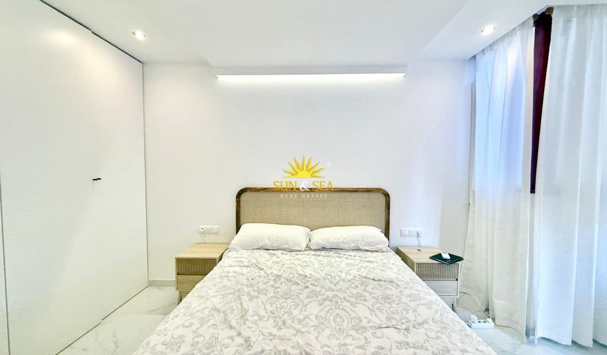 Apartamento de 3 habitaciones en Cabo de las Huertas en alquiler vacacional con piscina garaje - 1.600 € (Ref: 10055741)