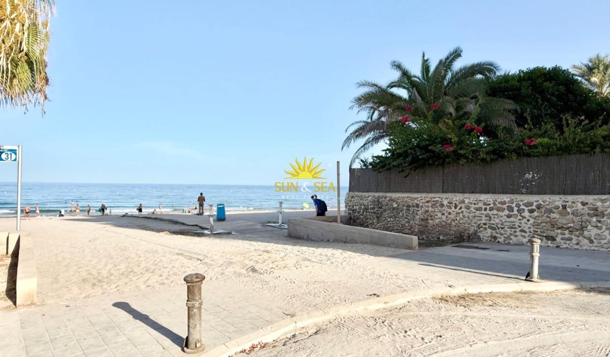 Apartamento de 3 habitaciones en Cabo de las Huertas en alquiler vacacional con piscina garaje - 1.600 € (Ref: 10055741)