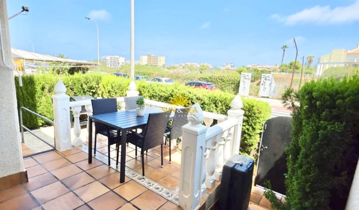 2 sovrum Hus för semesterbostäder i Torrevieja med pool - 750 € (Ref: 10057201)