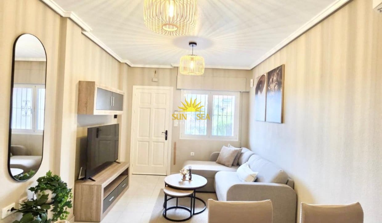 2 sovrum Hus för semesterbostäder i Torrevieja med pool - 750 € (Ref: 10057201)