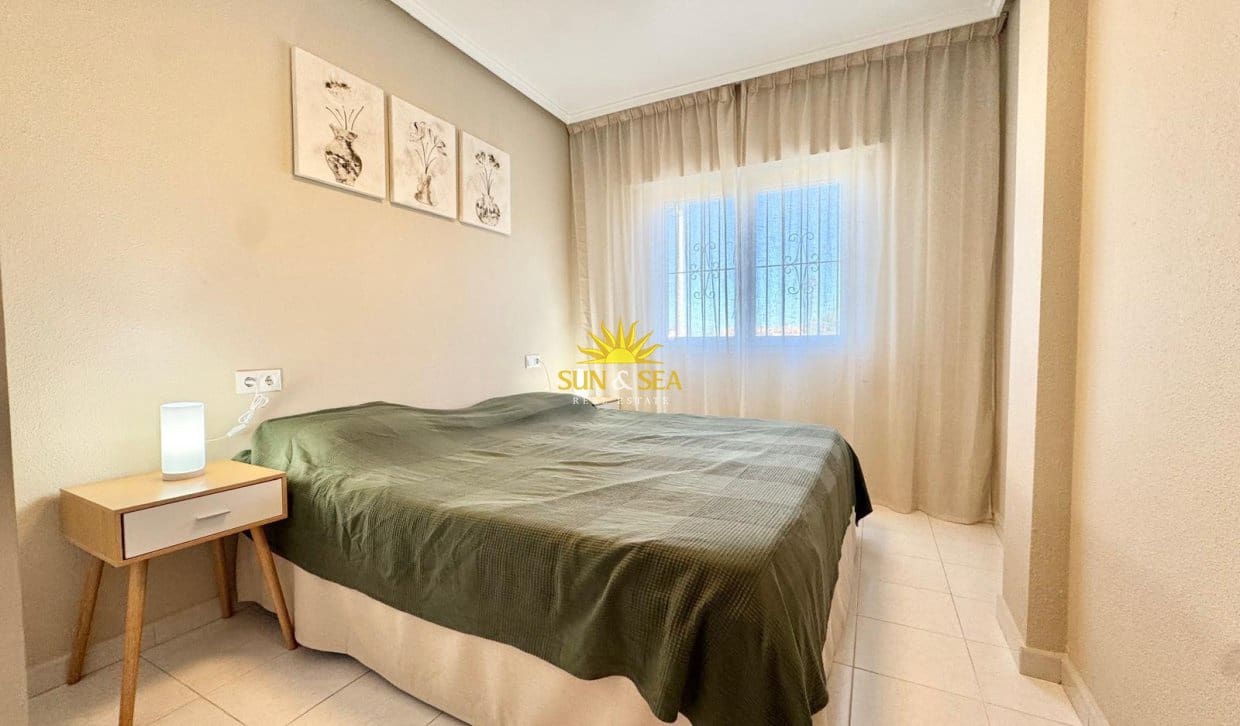 Maison de Ville de 2 chambres de location de vacances à Torrevieja avec piscine - 750 € (Ref: 10057201)