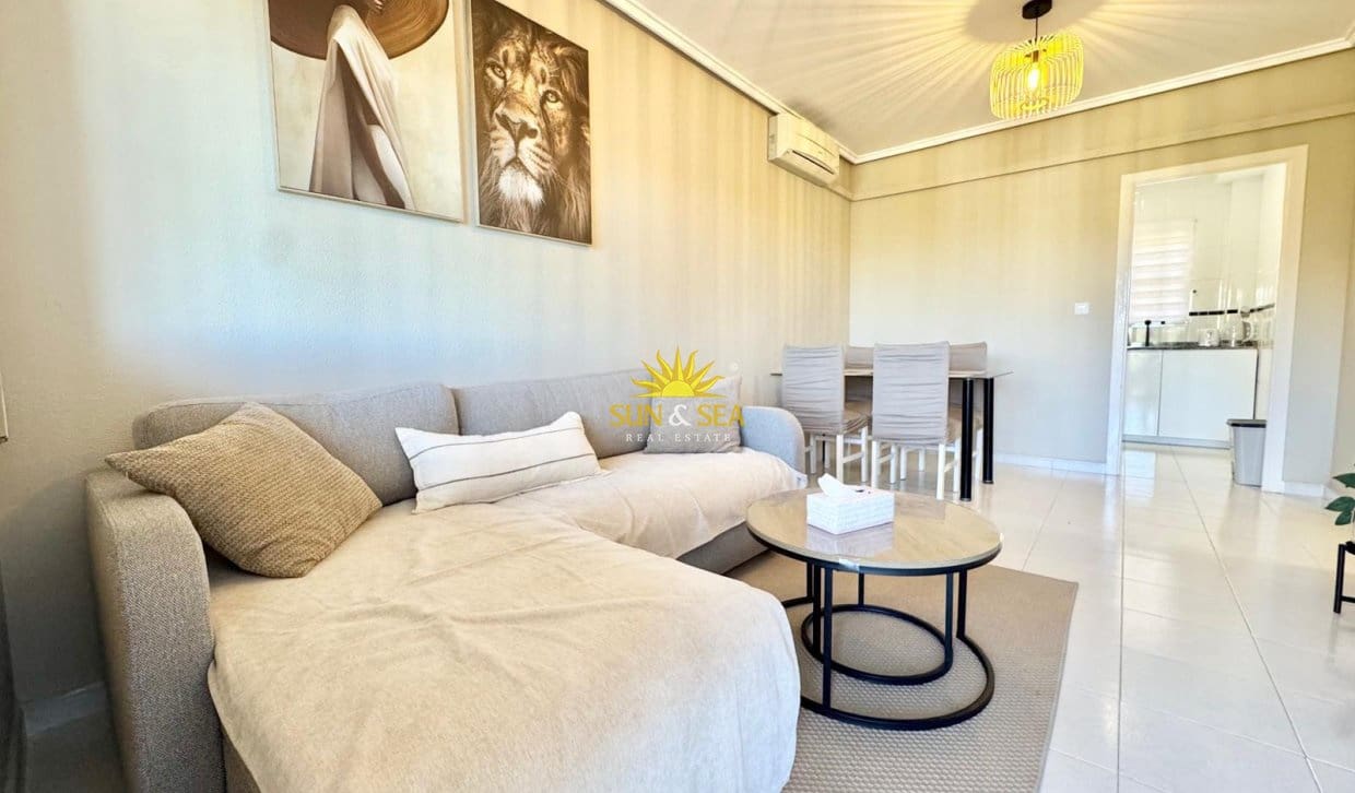 Maison de Ville de 2 chambres de location de vacances à Torrevieja avec piscine - 750 € (Ref: 10057201)