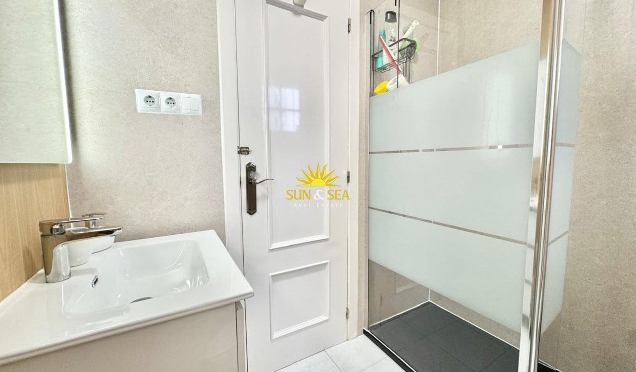 Maison de Ville de 2 chambres de location de vacances à Torrevieja avec piscine - 750 € (Ref: 10057201)