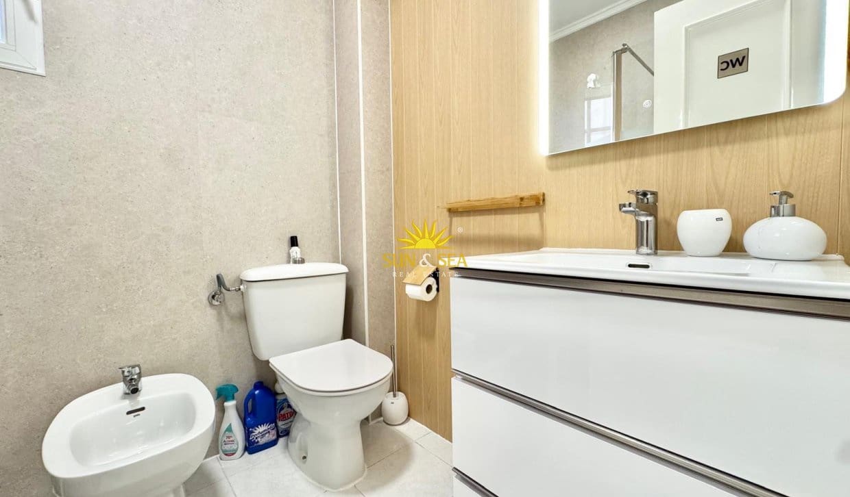 Maison de Ville de 2 chambres de location de vacances à Torrevieja avec piscine - 750 € (Ref: 10057201)