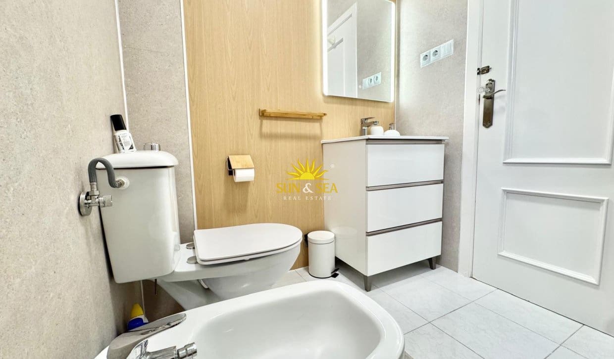 Maison de Ville de 2 chambres de location de vacances à Torrevieja avec piscine - 750 € (Ref: 10057201)
