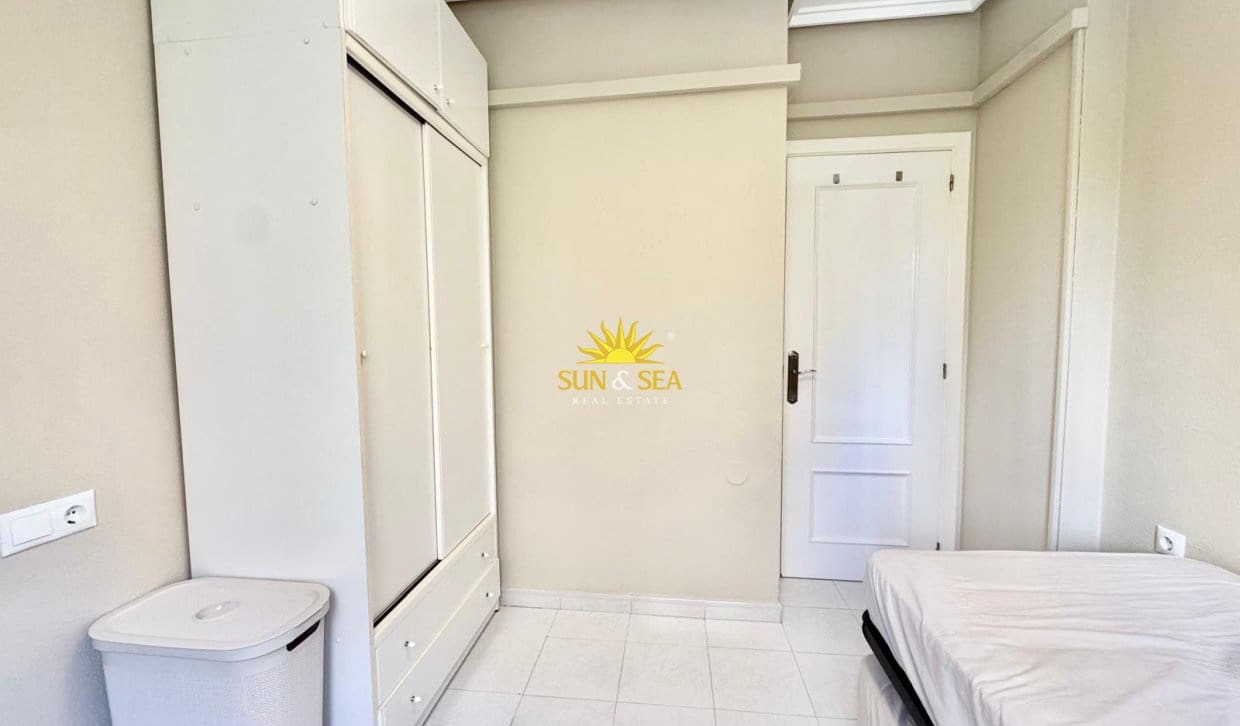 Maison de Ville de 2 chambres de location de vacances à Torrevieja avec piscine - 750 € (Ref: 10057201)