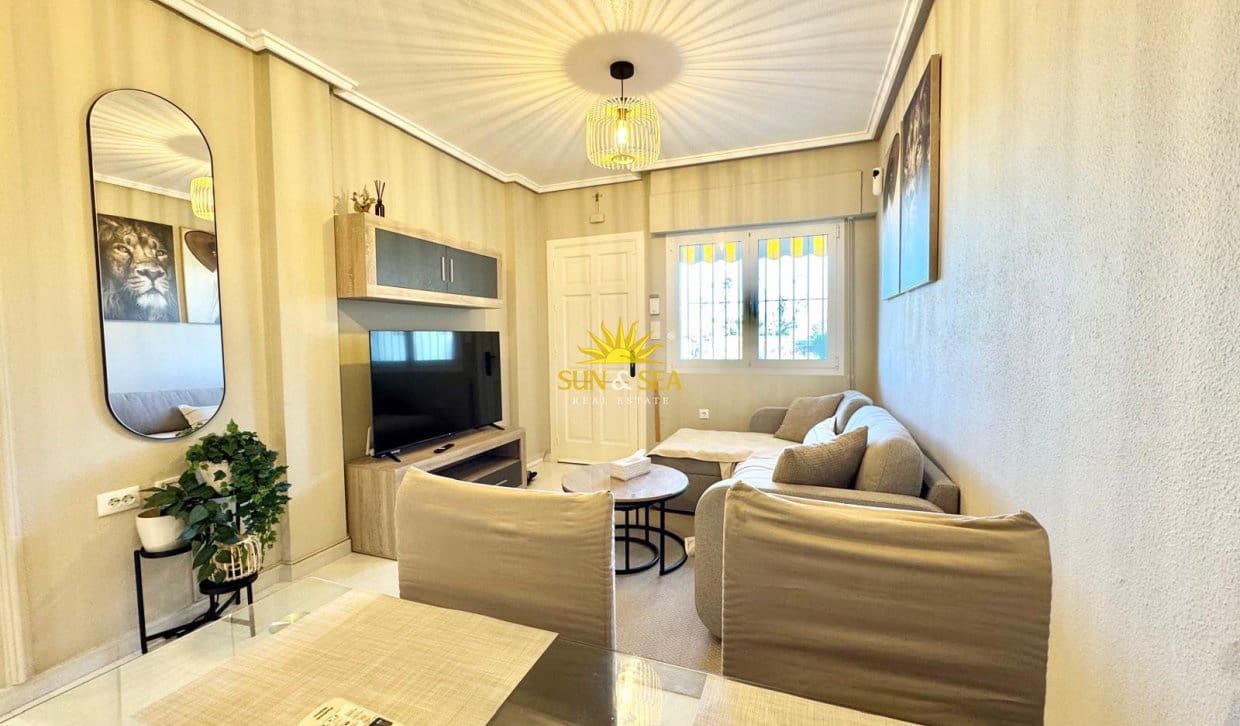 Maison de Ville de 2 chambres de location de vacances à Torrevieja avec piscine - 750 € (Ref: 10057201)