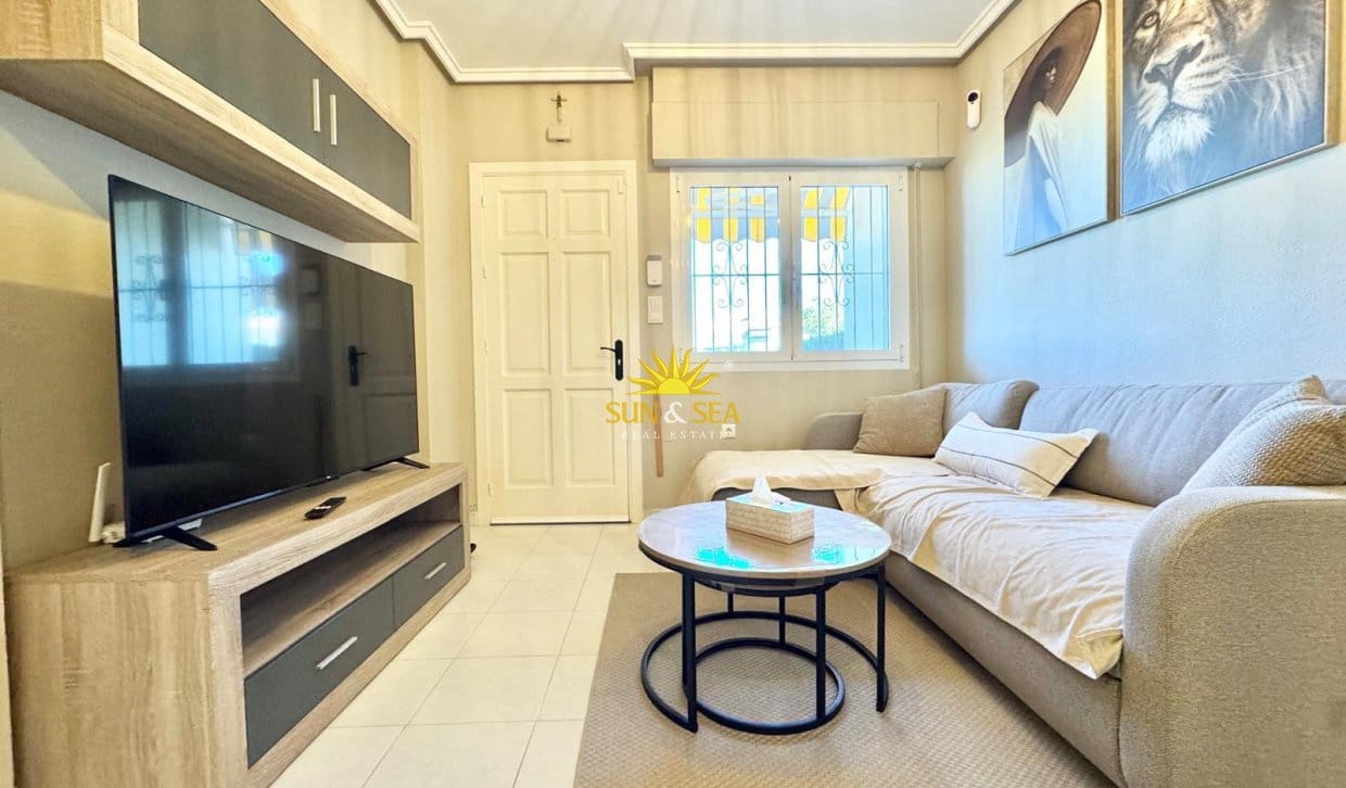 Maison de Ville de 2 chambres de location de vacances à Torrevieja avec piscine - 750 € (Ref: 10057201)