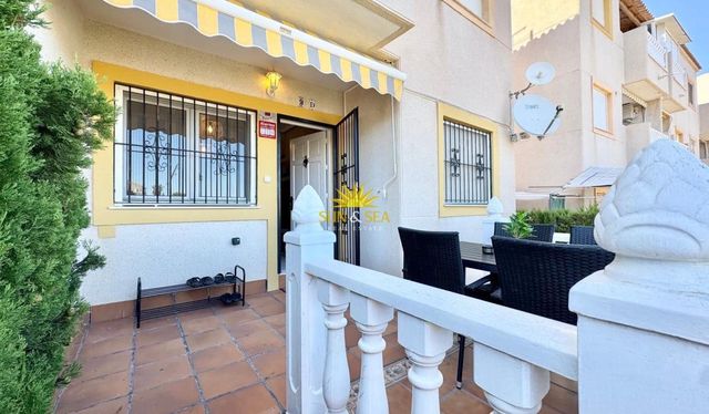 Casa de 2 habitaciones en Torreblanca, Torrevieja en alquiler vacacional con piscina - 750 € (Ref: 10057201)