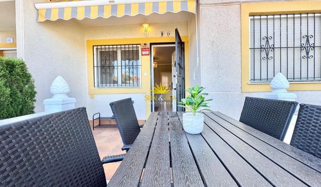 Casa de 2 habitaciones en Torreblanca, Torrevieja en alquiler vacacional con piscina - 750 € (Ref: 10057201)
