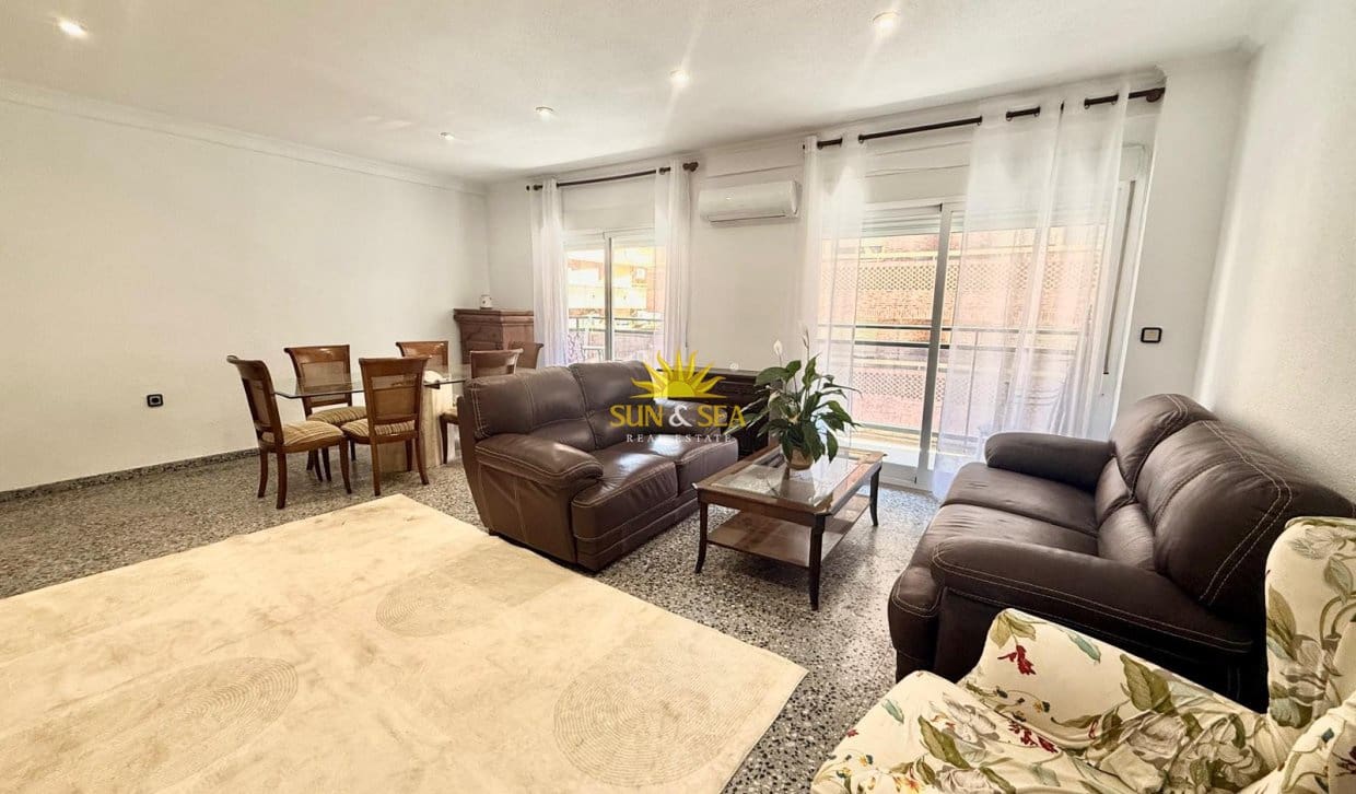 4 bedroom Apartment for rent in Alicante / Alacant city - € 1,300 (Ref: 10057202)