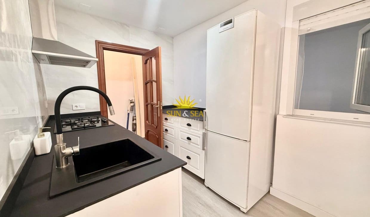 4 bedroom Apartment for rent in Alicante / Alacant city - € 1,300 (Ref: 10057202)