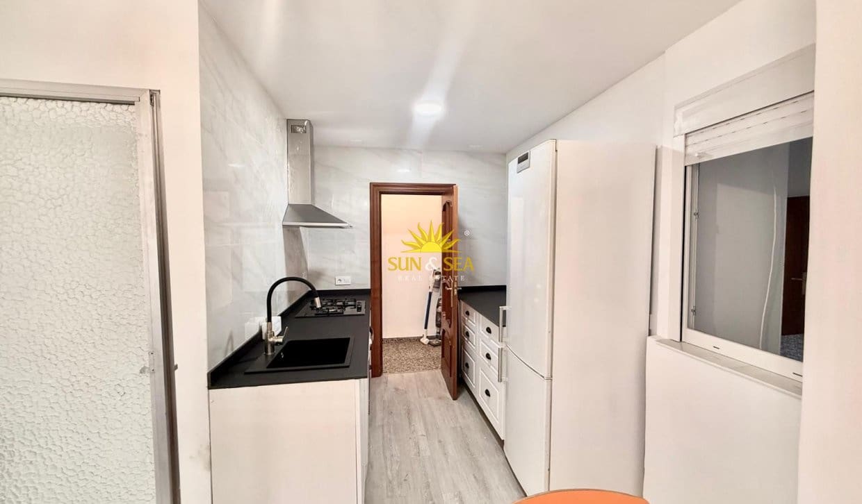 4 bedroom Apartment for rent in Alicante / Alacant city - € 1,300 (Ref: 10057202)