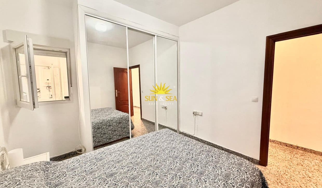 4 bedroom Apartment for rent in Alicante / Alacant city - € 1,300 (Ref: 10057202)