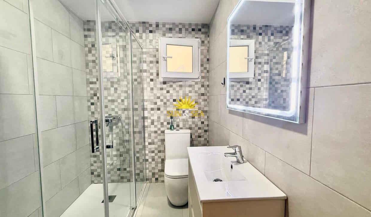 4 bedroom Apartment for rent in Alicante / Alacant city - € 1,300 (Ref: 10057202)