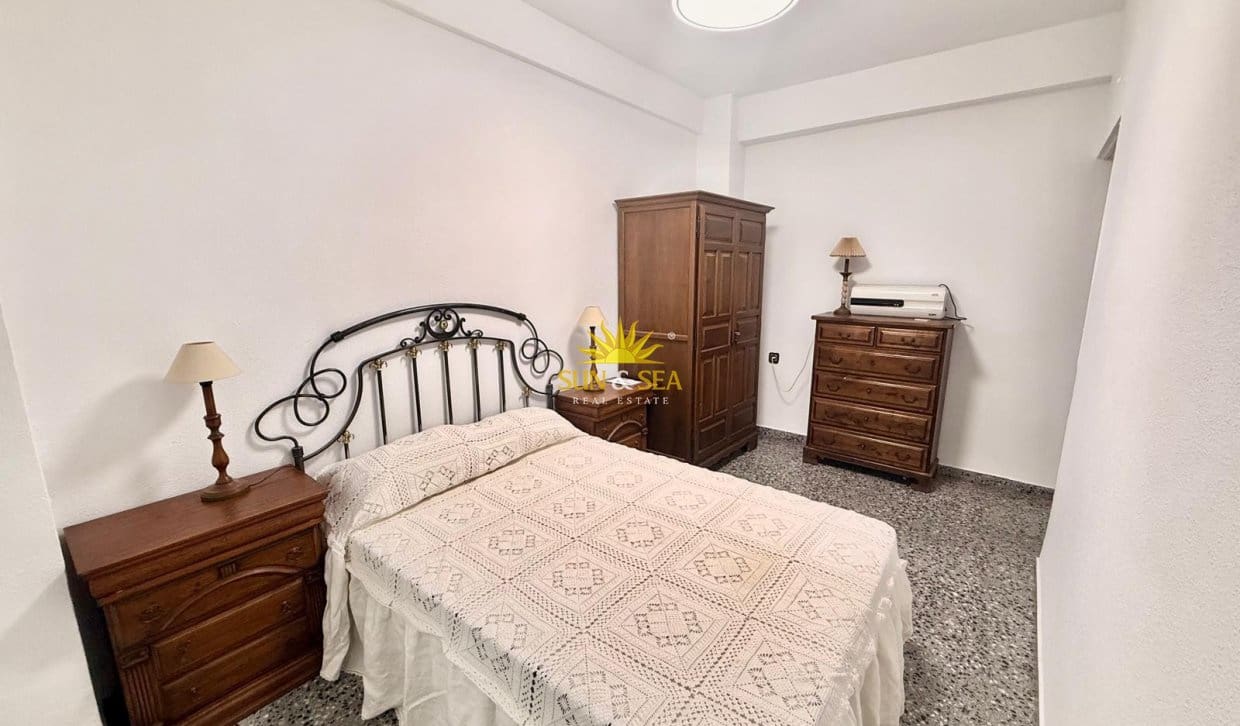 4 bedroom Apartment for rent in Alicante / Alacant city - € 1,300 (Ref: 10057202)