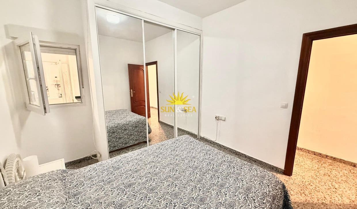 4 bedroom Apartment for rent in Alicante / Alacant city - € 1,300 (Ref: 10057202)