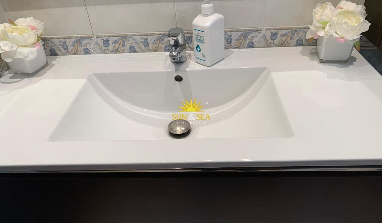 1 soverom Leilighet til leie i Torrevieja med garasje - € 700 (Ref: 10057652)