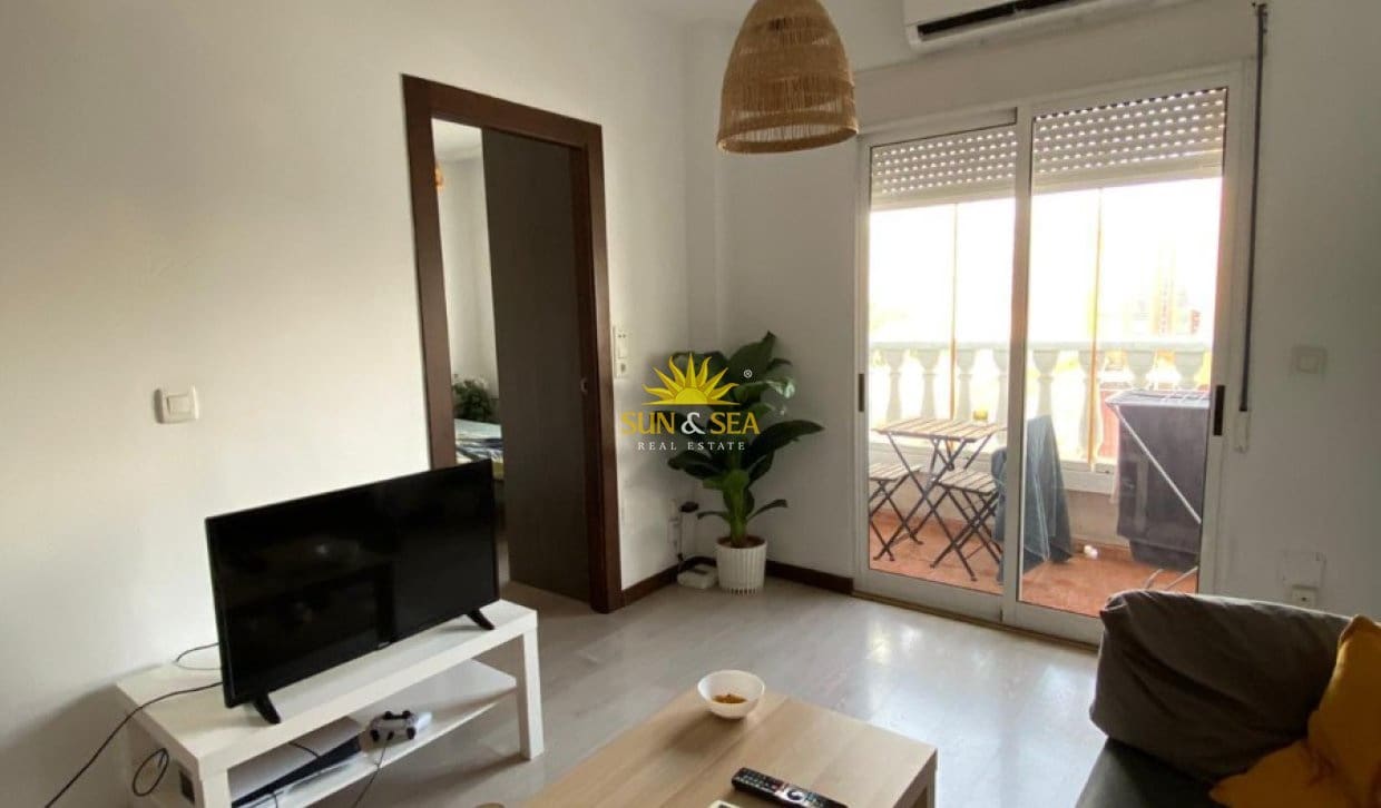 1 soverom Leilighet til leie i Torrevieja med garasje - € 700 (Ref: 10057652)