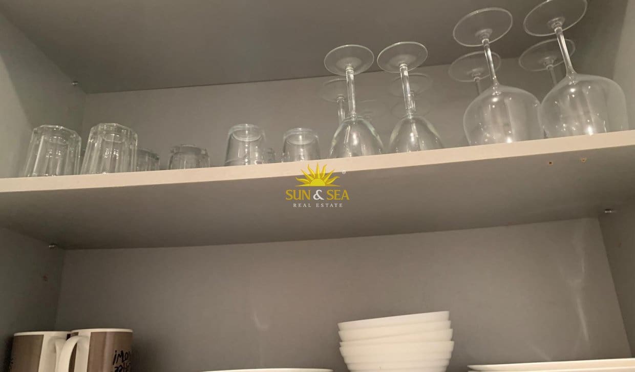 1 soverom Leilighet til leie i Torrevieja med garasje - € 700 (Ref: 10057652)