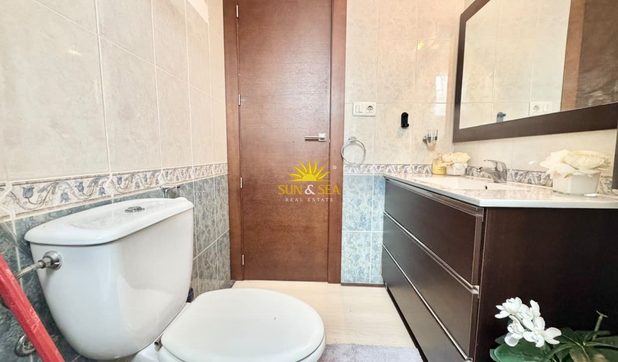 1 soverom Leilighet til leie i Torrevieja med garasje - € 700 (Ref: 10057652)