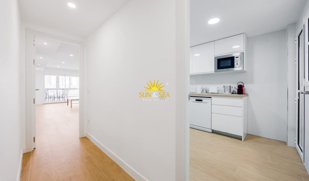 3 Zimmer Ferienapartment in Benidorm mit Garage - 1.900 € (Ref: 10057653)