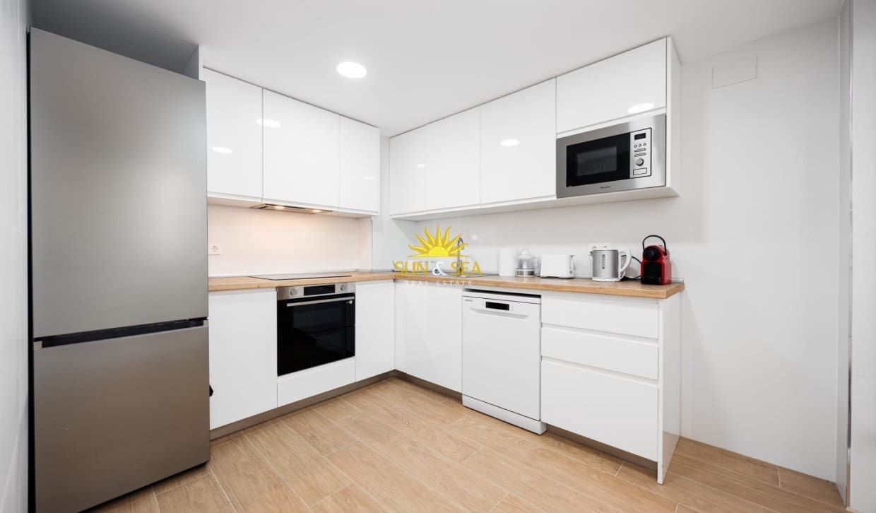 3 Zimmer Ferienapartment in Benidorm mit Garage - 1.900 € (Ref: 10057653)