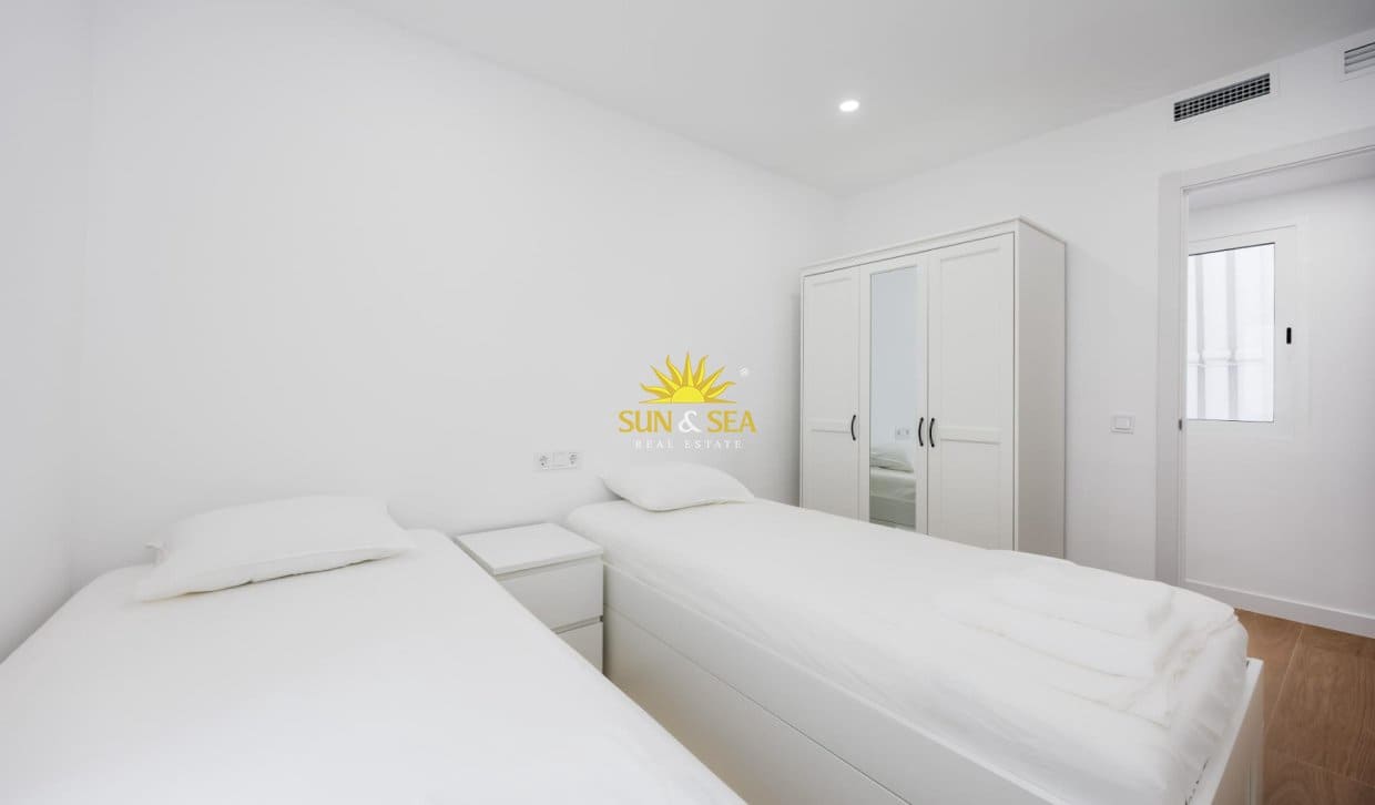 3 Zimmer Ferienapartment in Benidorm mit Garage - 1.900 € (Ref: 10057653)