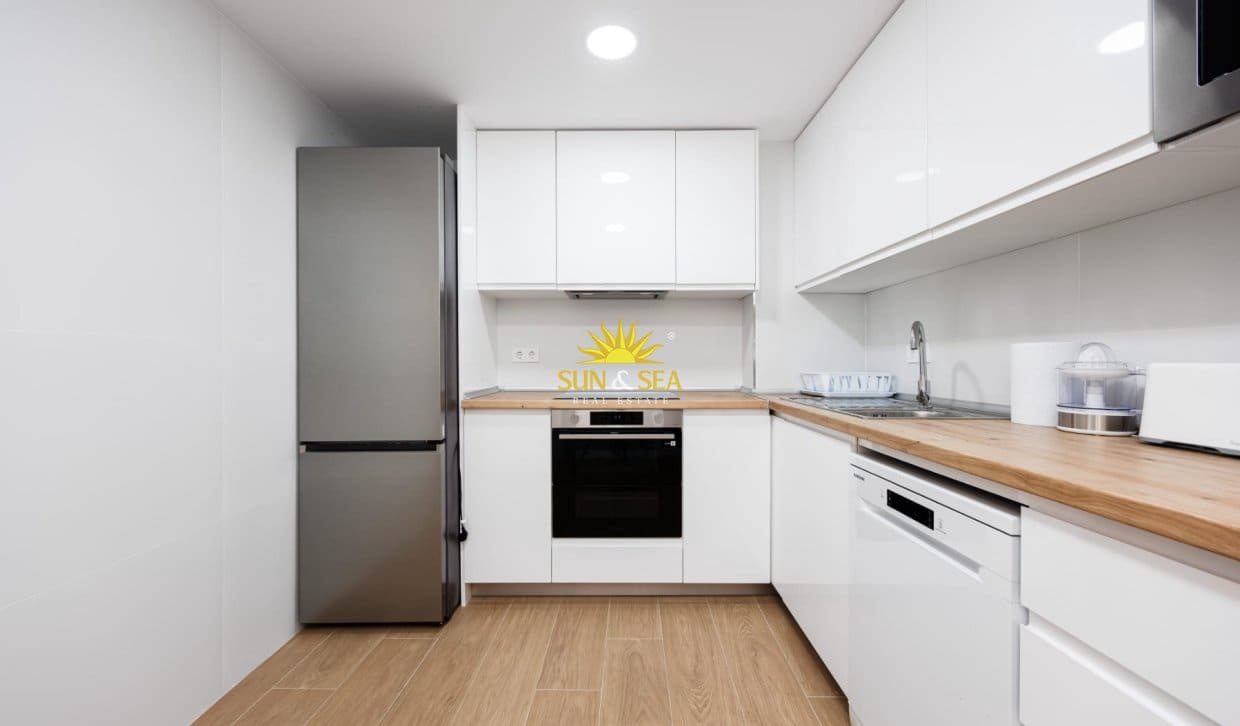 3 Zimmer Ferienapartment in Benidorm mit Garage - 1.900 € (Ref: 10057653)