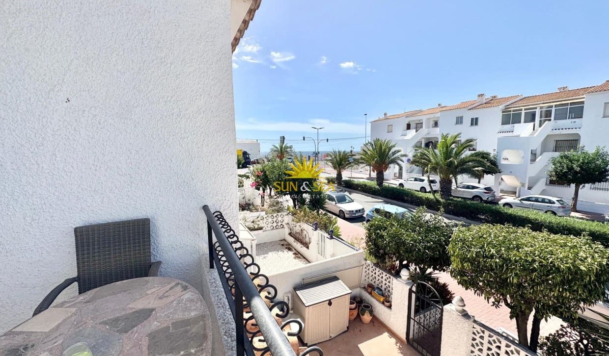 2 Zimmer Haus zu vermieten in Torrevieja - 800 € (Ref: 10060644)