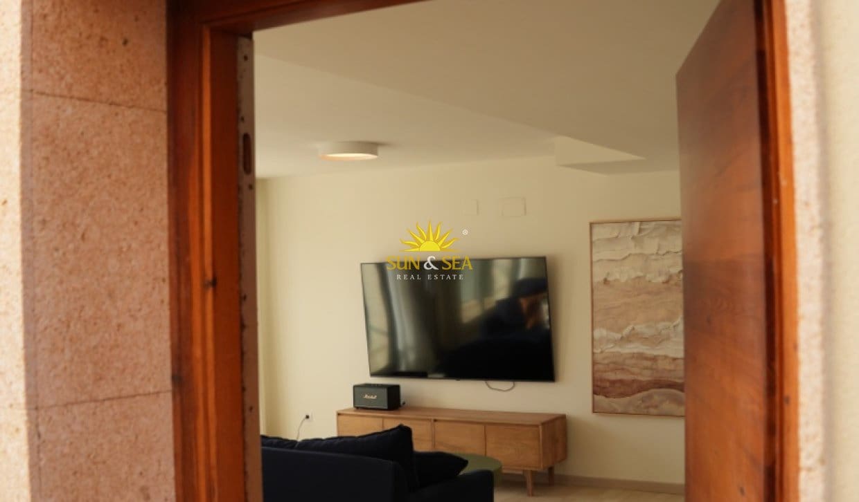 4 sypialnia Willa na kwatery wakacyjne w El Campello z basenem garażem - 2 400 € (Ref: 10060645)