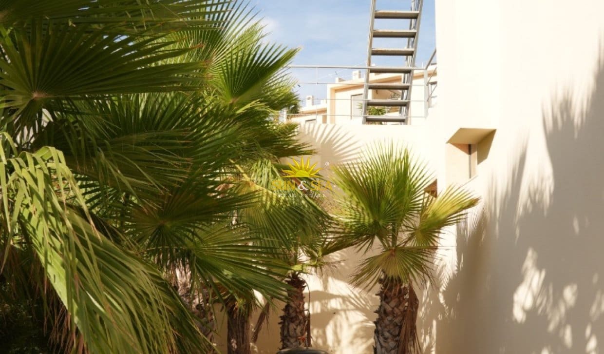 4 sypialnia Willa na kwatery wakacyjne w El Campello z basenem garażem - 2 400 € (Ref: 10060645)