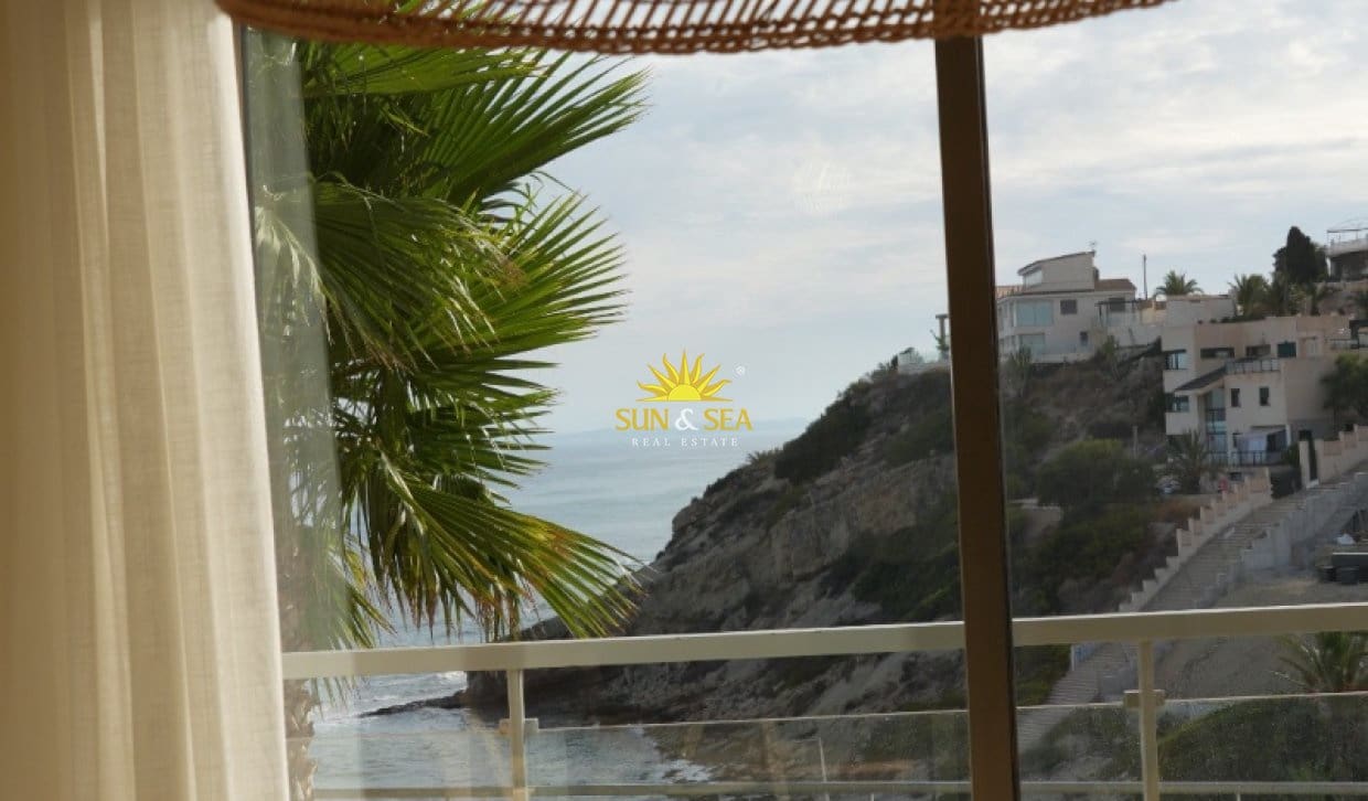 4 sypialnia Willa na kwatery wakacyjne w El Campello z basenem garażem - 2 400 € (Ref: 10060645)