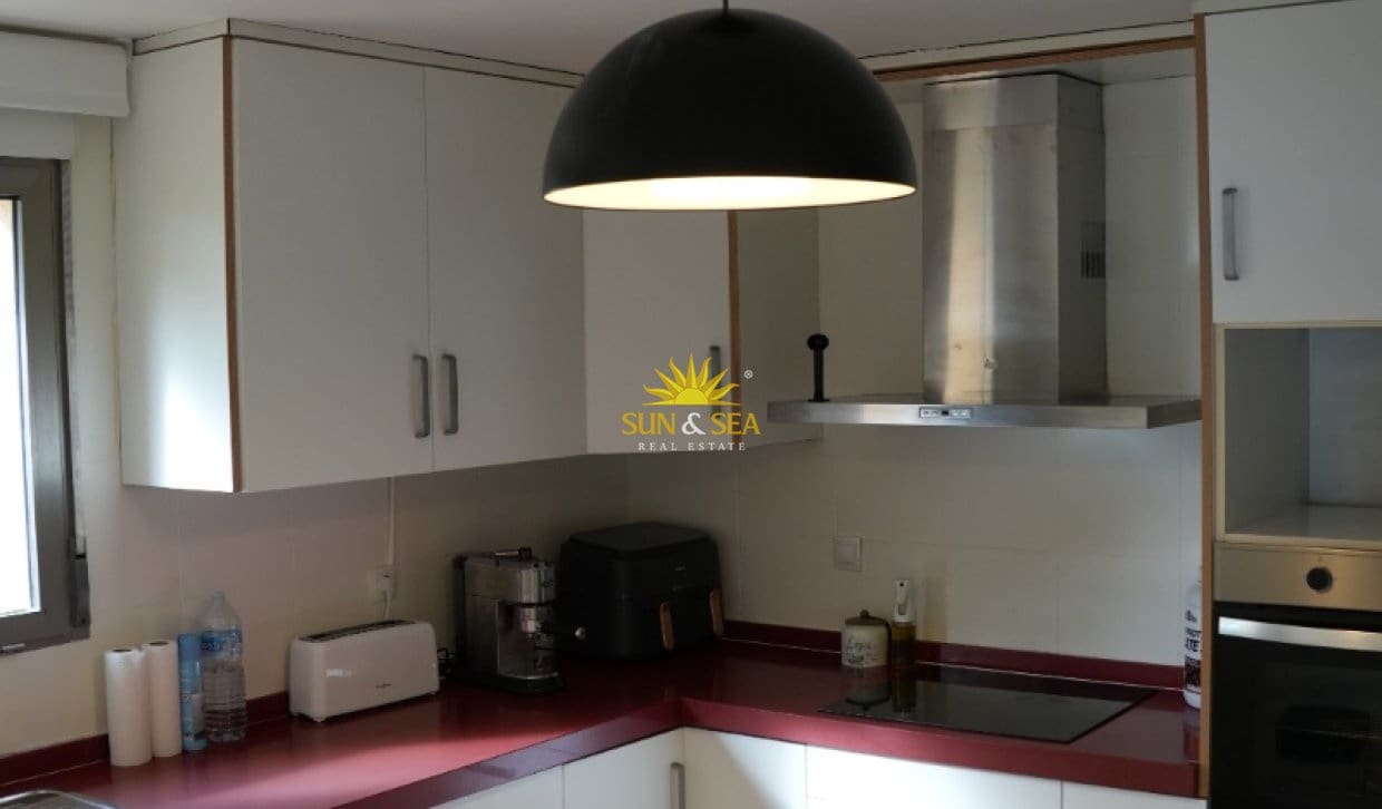 4 sypialnia Willa na kwatery wakacyjne w El Campello z basenem garażem - 2 400 € (Ref: 10060645)