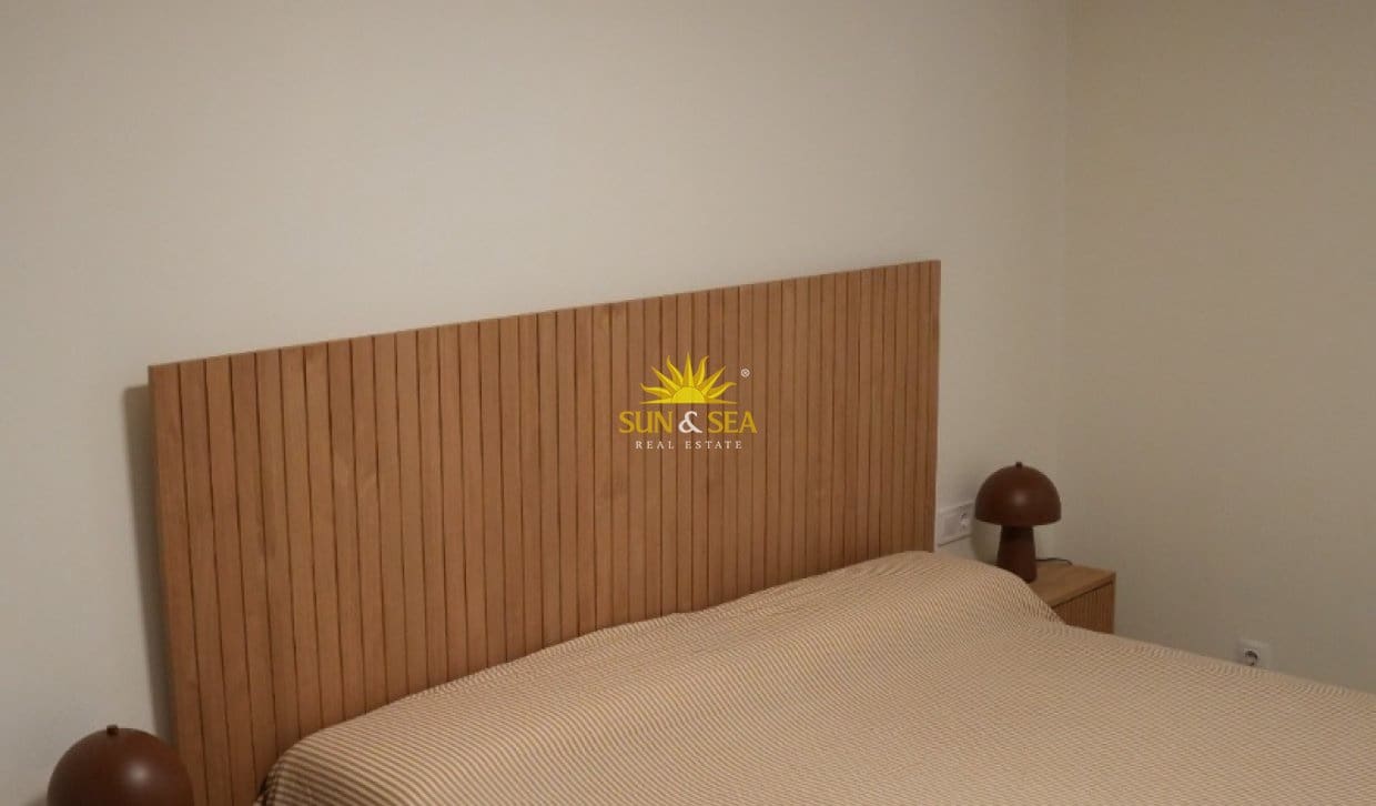 4 sypialnia Willa na kwatery wakacyjne w El Campello z basenem garażem - 2 400 € (Ref: 10060645)