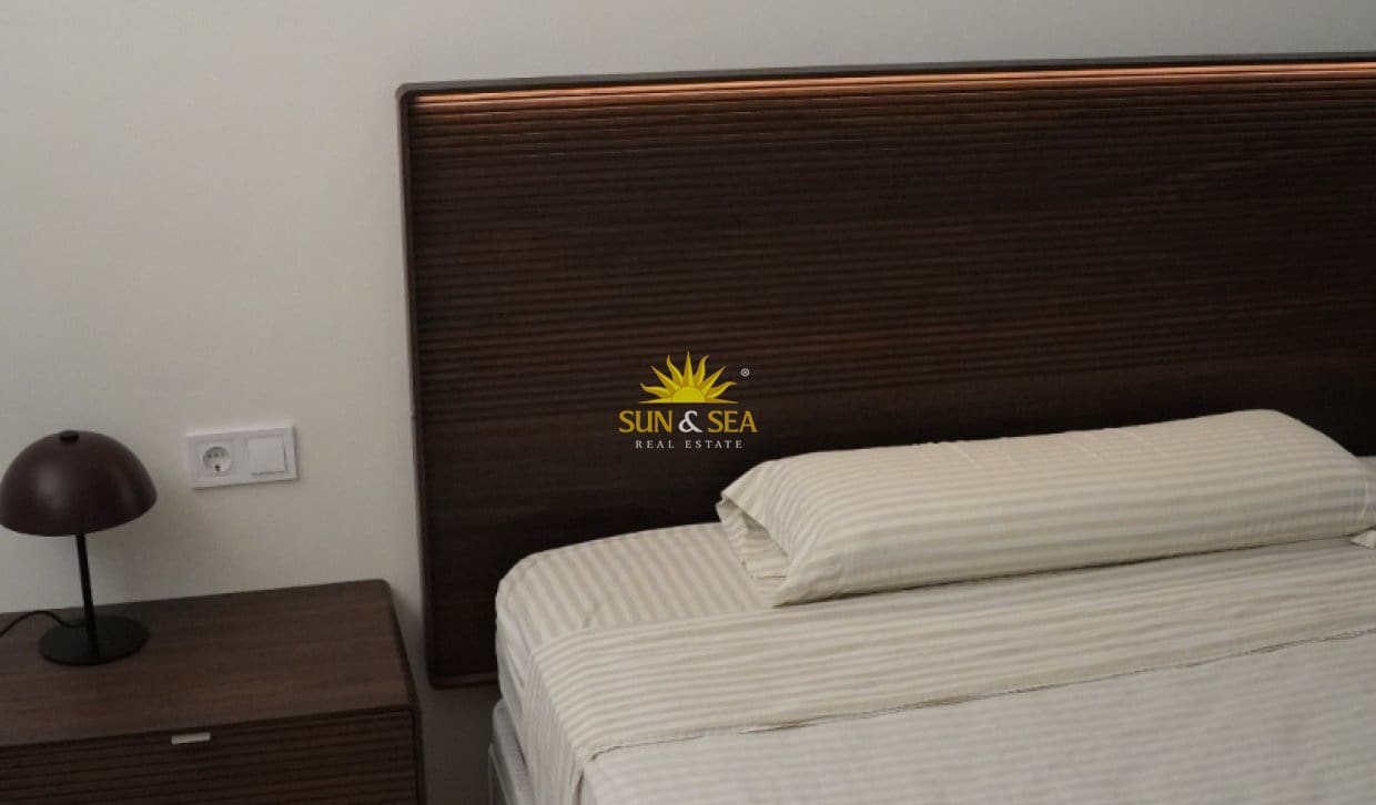 4 sypialnia Willa na kwatery wakacyjne w El Campello z basenem garażem - 2 400 € (Ref: 10060645)