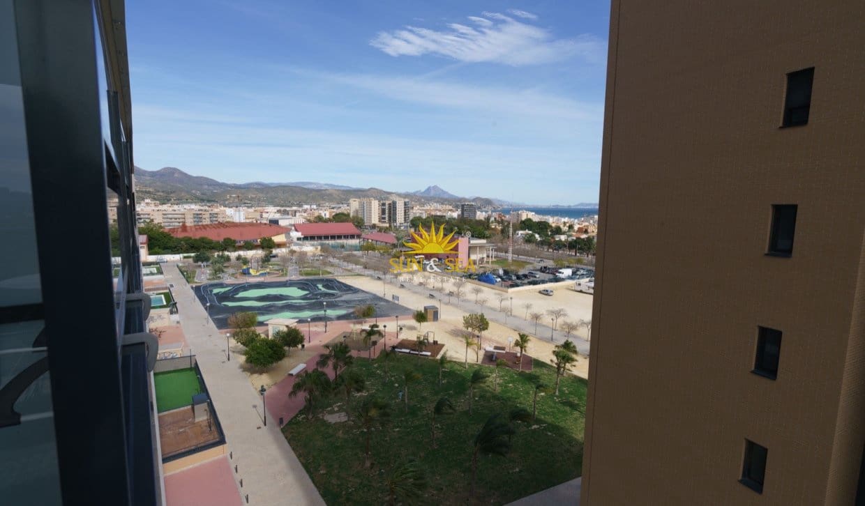 1 slaapkamer Appartement te huur in El Campello met zwembad garage - € 950 (Ref: 10060646)