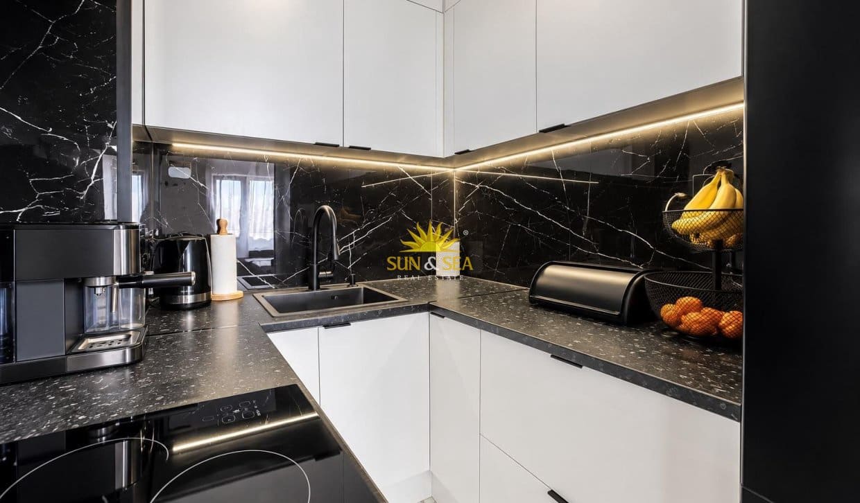 3 sypialnia Dom na sprzedaż w Torrevieja z basenem garażem - 199 000 € (Ref: 10060647)