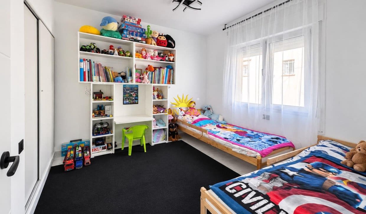 3 sypialnia Dom na sprzedaż w Torrevieja z basenem garażem - 199 000 € (Ref: 10060647)