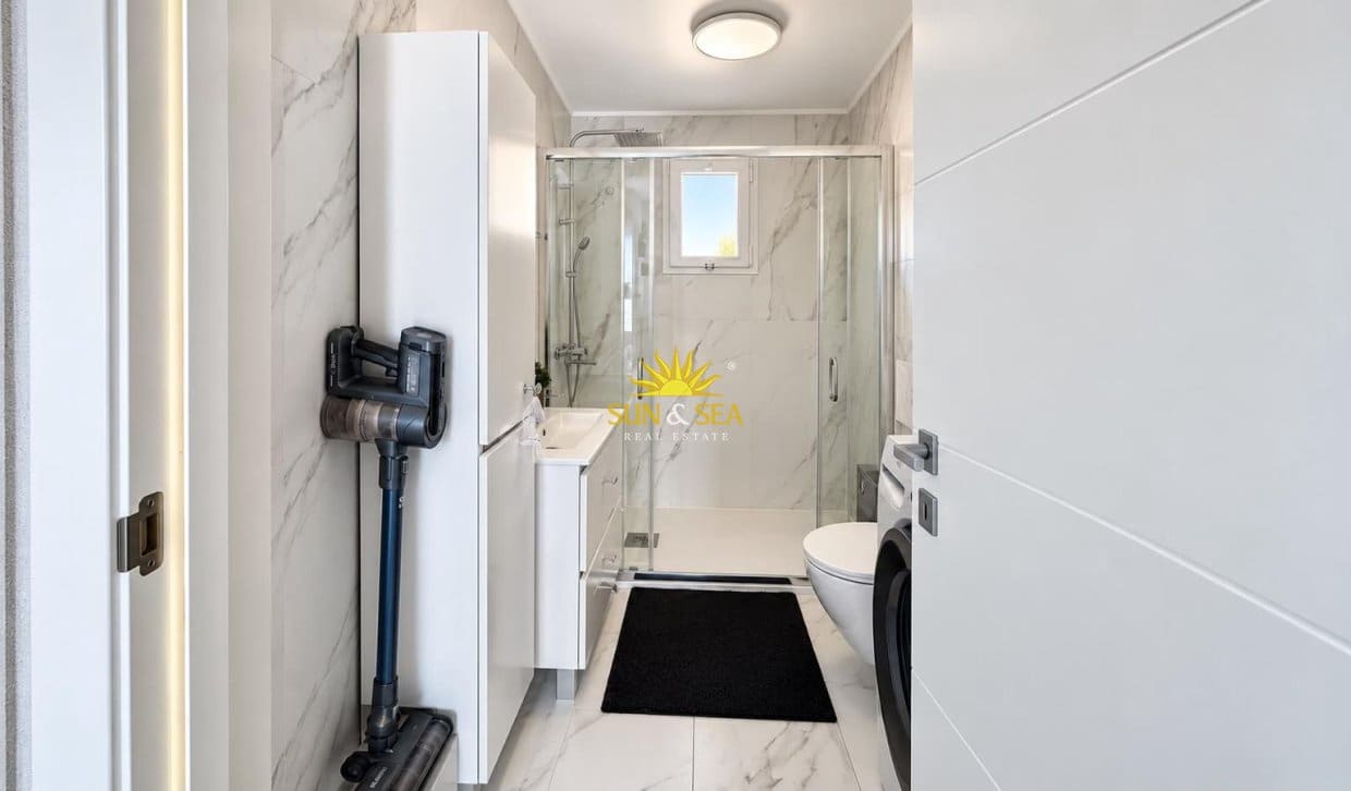 3 sypialnia Dom na sprzedaż w Torrevieja z basenem garażem - 199 000 € (Ref: 10060647)
