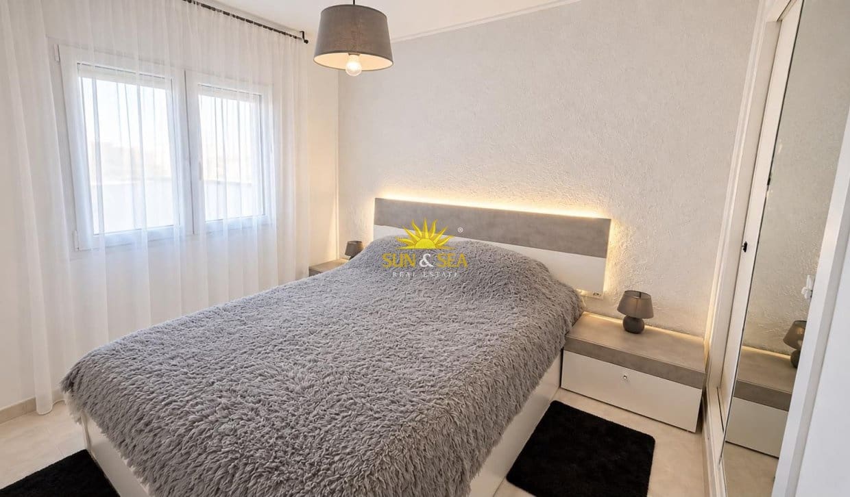 3 sypialnia Dom na sprzedaż w Torrevieja z basenem garażem - 199 000 € (Ref: 10060647)