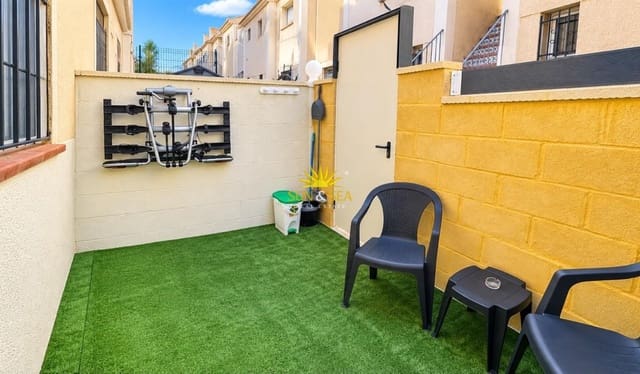 3 sypialnia Dom na sprzedaż w El Chaparral - La Siesta - La Torreta, Torrevieja z basenem garażem - 199 000 € (Ref: 10060647)